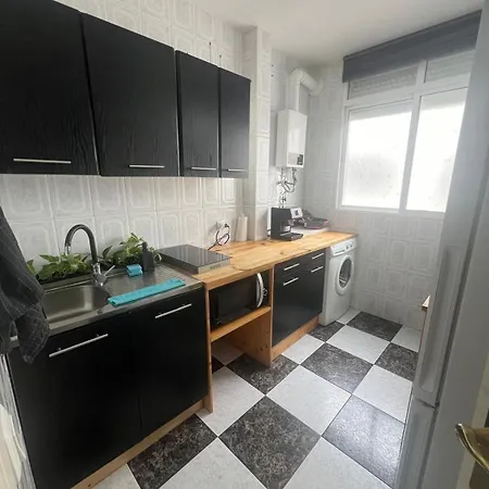 Homestay 2 En Tercera Planta Sin Ascensor No Es Un Piso Entero! A Compartir Bano Y Cocina!