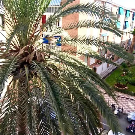 2 En Tercera Planta Sin Ascensor No Es Un Piso Entero! A Compartir Bano Y Cocina!