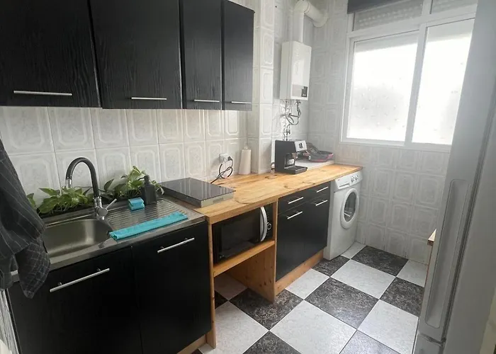 Privatunterkunft 2 En Tercera Planta Sin Ascensor No Es Un Piso Entero! A Compartir Bano Y Cocina!